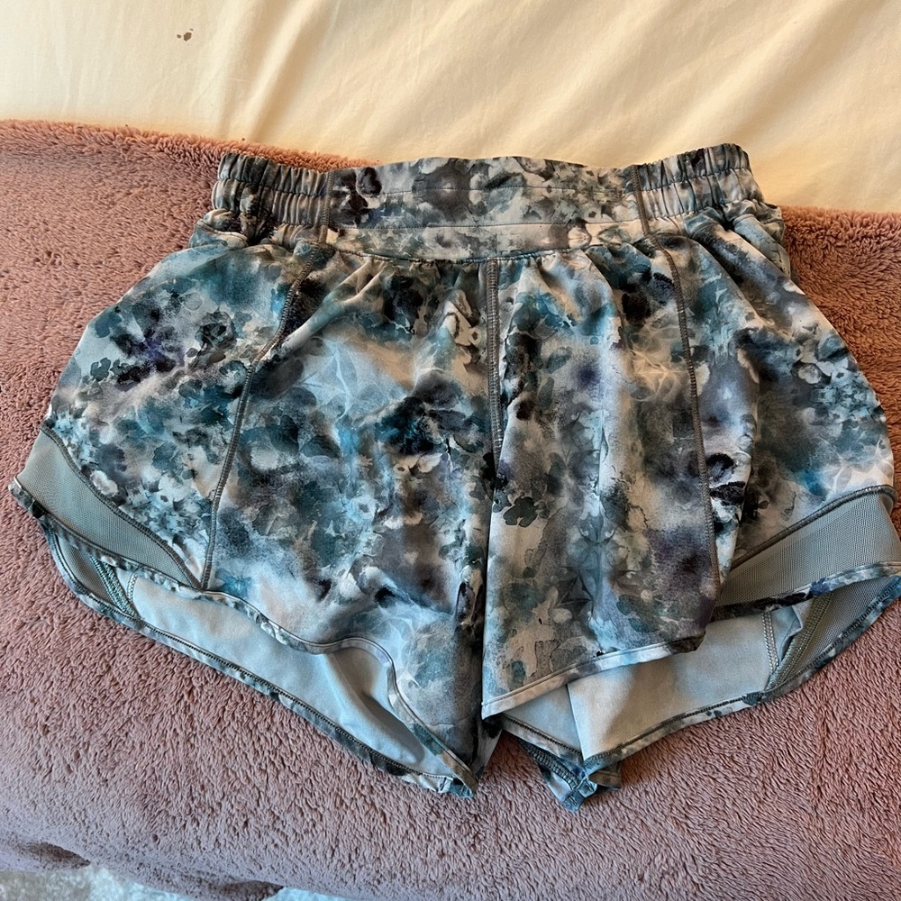 Lululemon hotty hot shorts